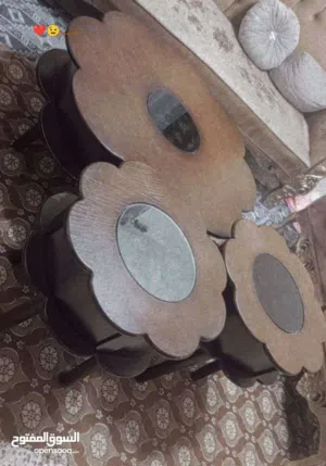 طقم طاولات وسط ثقيل جدا بحالة جيدا جدا للبيع