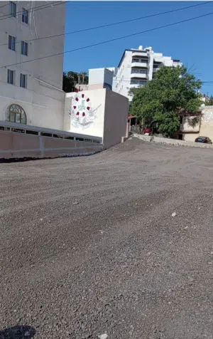 تزفيت ساحات وعزل اسطح ،ورلات ساخنه ونقل طمم بأفضل الأسعار والجودة