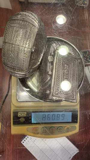 خلخال وعقد نسائي تراثي قديم أصلي من الفضة القديمة والنقش البديع