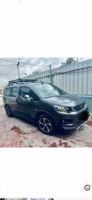used-peugeot-rifter-in-hebron
