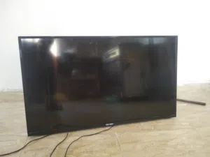 شاشه عرض 42 بوصة للبيع