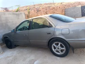 تويوتا كامري مسطرة موديل 2000