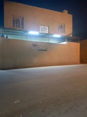 250 m2 4 Bedrooms Townhouse for Sale in Basra Karmat Ali