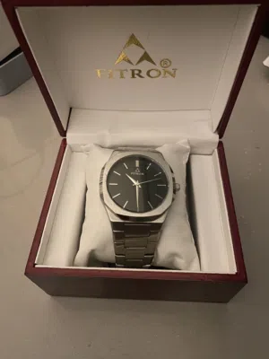 ساعة فيترون