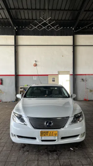 Used Lexus LS in Al Batinah