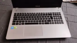 لابتوب ASUS عالي الأداء بمواصفات ممتازة، جاهز تماماً للعمل والدراسة أو الألعاب