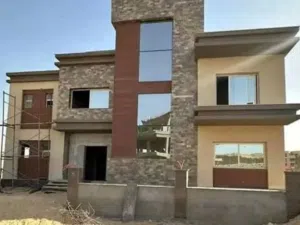 فرصة مميزة في كمبوند NOBLE – التجمع  على طريق السويس مباشرة بجوار Taj City الخامس