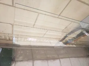 باب زجاج سيكوريت مع المقابض