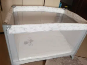 سرير اطفال