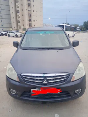 سيارة عائلية
