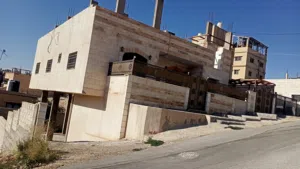 منزل مستقل مميز للبيع بمنطقة هادئة
