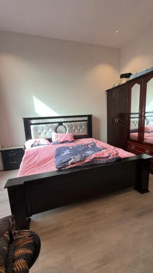 للبيع غرفة نوم كامله