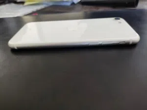 أيفون se محلي