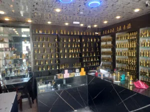 محل عطور  كامل مع زيوت 10 كيلو زيوت سويسري للبيع