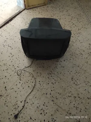 تلفزيون قديم شغال