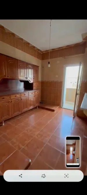 شقة الدور التاني الجهة اللي مقابل شيل الراحلة