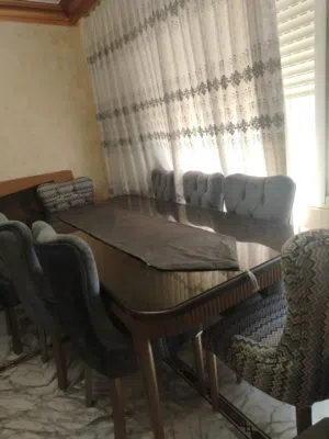 طاولة سفرة فخمة للبيع – بحالة ممتازة جداً