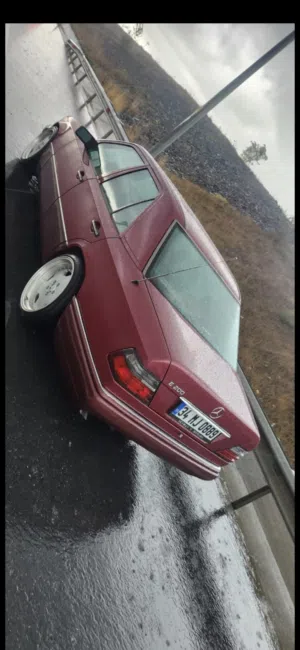 Mercedes Benz . E-Class . 1992 . Used2