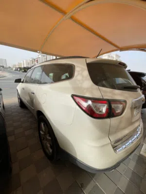 شيفروليه ترافيرس 2015 فل كامل للبيع  نظيفة وجاهزة