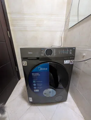 غسالة 12 كيلو استخدام 5 اشهر من شركة Midea
