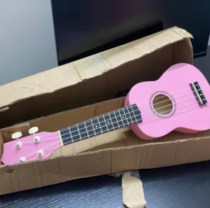 قيتار يوكليلي جديد