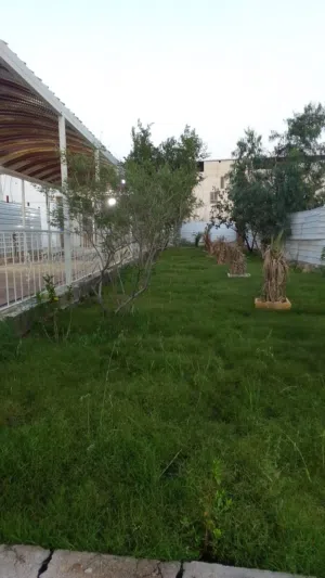 قطعة للبيع في طلاع الحمزة بال3000 على شارع 20م