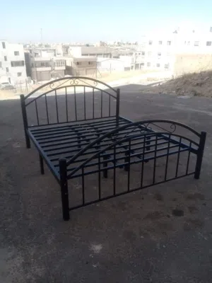 متوفر حاليا تخوت خشب وتخوت حديد جميع الاحجام والالوان والقياسات  متوفر غرف نوم أطفال وشباب