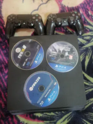 للبيع بلاستيشن 4سلم ون تيرا مستعمل 60 وقابل بالمعقول مع سيدي فيفا23 وفيفا18 و كول اوف ديوتي