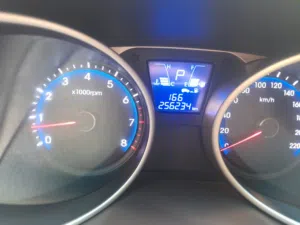 Hyundai tuscan  Limited  model  2014 , Engine  C C 2400