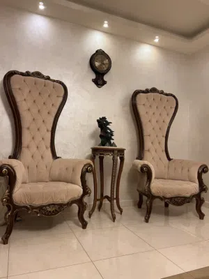 كرسيين ملوكي فاخر للبيع – بحالة جديدة