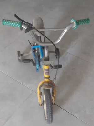 عجلة للاطفال بحاله جيده