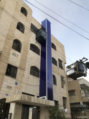 مصعد خارجي كامل مواصفات جيدة جدا مع سيفتي كامل