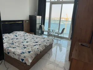 استديو للبيع  بأطلاله بحريه وبالبلكونه والباركن والبيع بالفرش
