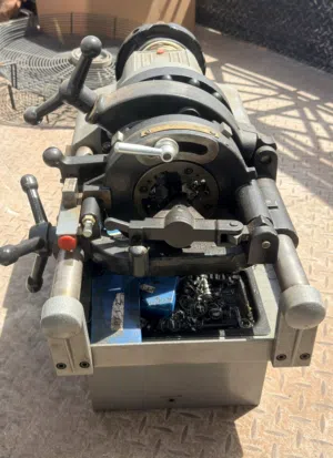 Electric Pipe Threading Machine