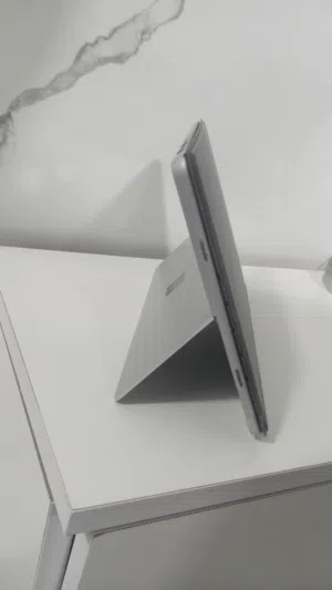 لاب توب مايكروسوفت سيرفس 3 مستعمل
