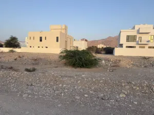 للبيع ارض سكنيه في المحج الأولى خلف مركز بابل الطبي