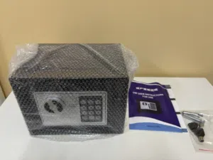 للبيع خزنة صغيرة جديده بسعر رخيص في الخرج