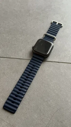 Apple smart watches for Sale in Al Dakhiliya