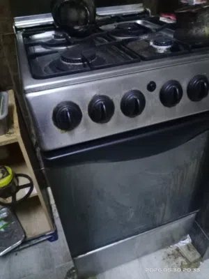 طباخ مطبخ وثلاجة وغيرها للبيع بسبب السفر