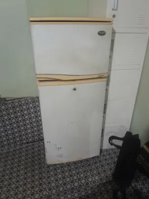 ثلاجه سامسونج للبيع بحاله جيده الفروانيه