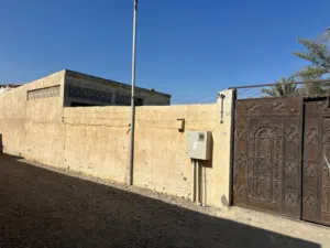 منزل للبيع منطقة البليدة ثالث قطعة من الشارع العام مقابل مركز فريق البر للتسوق