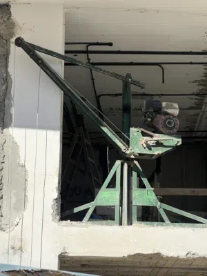 ونش صرصور للبيع رفع جميع مواد  مع 3 عربات