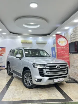 Used Toyota Land Cruiser in Muscat