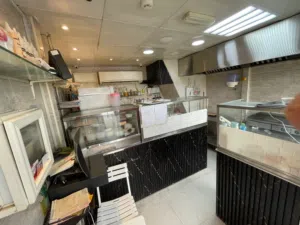 معدات كافيتريا للبيع بالكامل ب 7000 دردهم