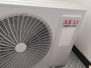 يوجد 3 مكيف اكاي 2 طن بار ساخن استخدام خفيف استخدام سنة ونصف محل قهوة