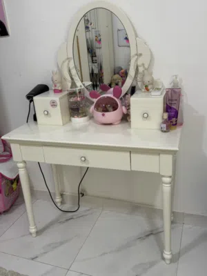 تسريحه مع امرايه