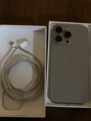 Apple . iPhone 15 Pro Max . 256 GB1