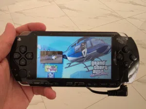 psp with 62 games بي اس بي مع تقريبآ 62 لعبة قديمة