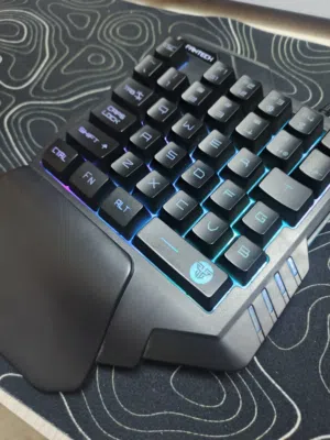 كيبورد بحاله ممتازه