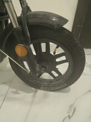 اسكوتر للبيع مستعجل يا حبايبي